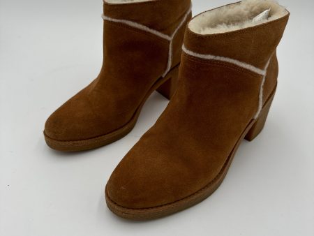 Boots Designer By Ugg In Brown, Size: 9 Online Hot Sale